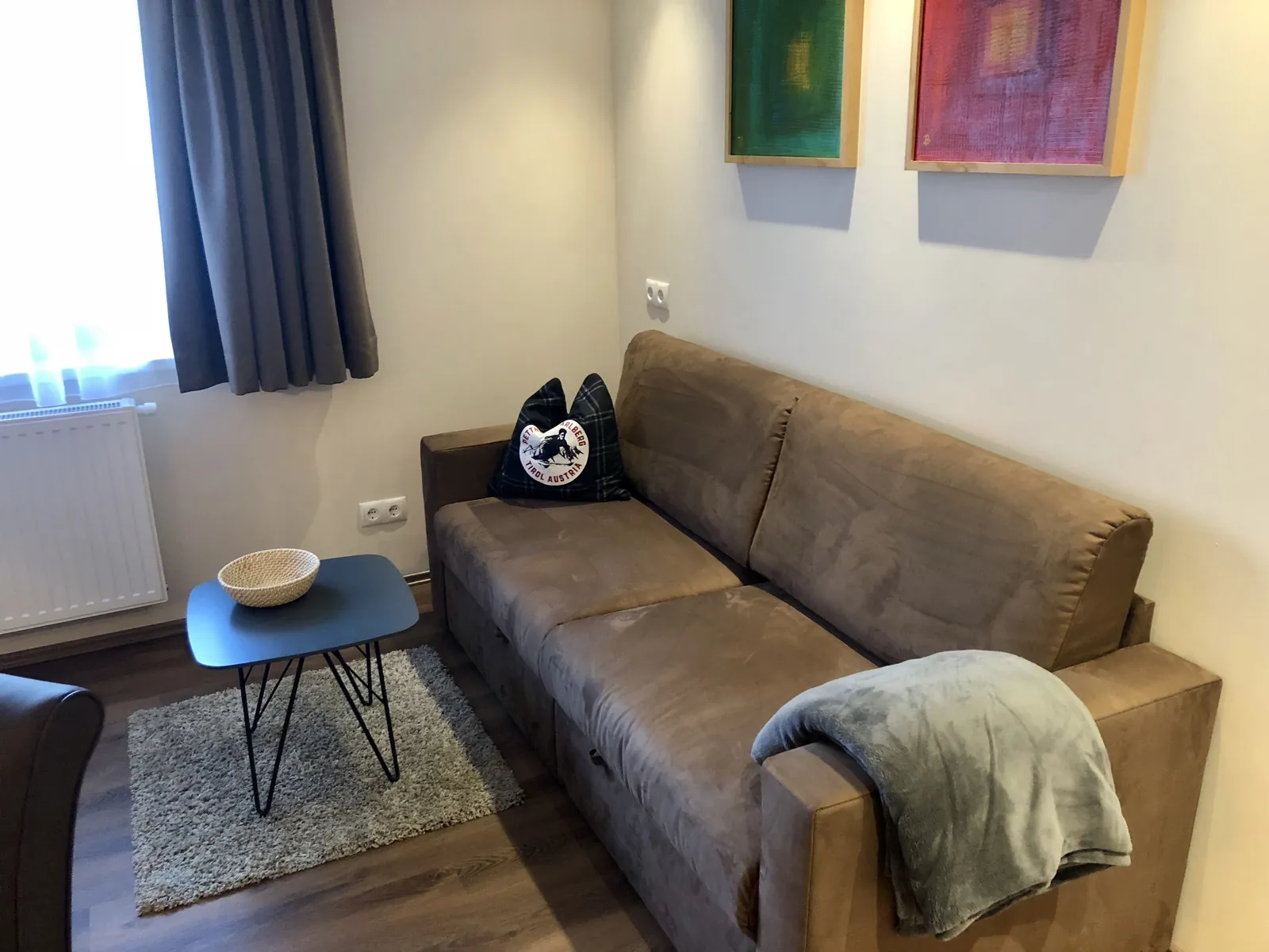 Top 2 – Wohnbereich mit Schlafcouch